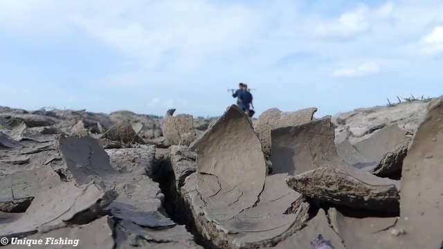 Unique Fishing - Catching Catfish in Underground Muddy Water During Dry Season - Hand Fishing