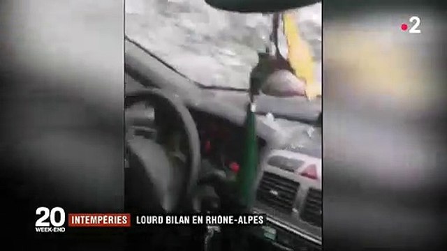 Les images chocs des intempéries de ce week-end avec cet automobiliste pris au piège dans sa voiture dont le pare-brise éclate