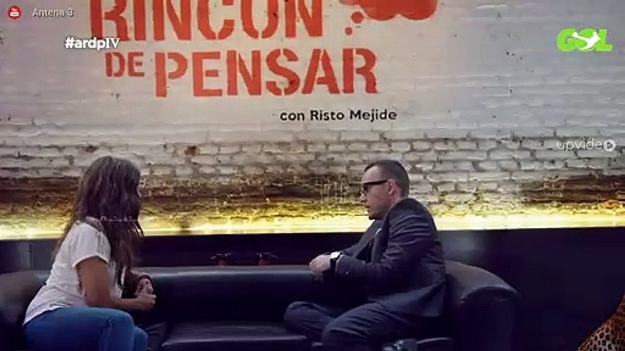 La “denigrante” foto inédita de Cristina Pedroche: abre las piernas (y enseña esto)