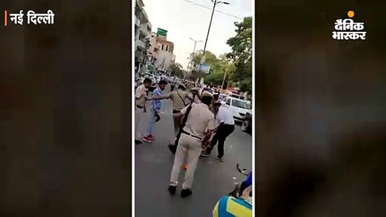 टेंपो चालक ने पुलिसवाले पर चलाई तलवार, पुलिस ने ड्राइवर और उसके बेटे को जमकर पीटा