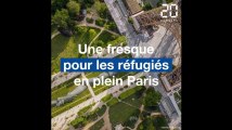 Paris: Une fresque pour les réfugiés aux pieds de la tour Eiffel