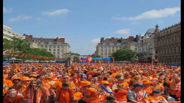 Valenciennes: Les fans néerlandais marquent les esprits au Mondial féminin