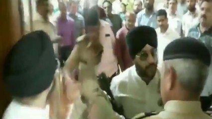 Congress Sunny Rajpal ने Police से बदसलूकी | Viral Video | वनइंडिया हिंदी