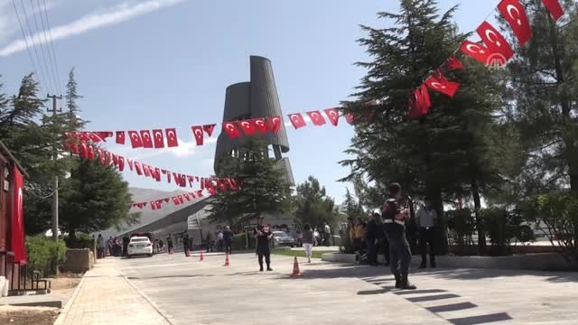 Dokuzuncu Cumhurbaşkanı Demirel mezarı başında anıldı