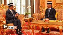 Agong perkenan terima Azmin menghadap di Istana Negara
