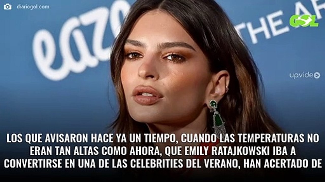 “¡Salvaje y bestial!”. Emily Ratajkowski tiene nuevo micro bikini: “¡Es un tirachinas!”