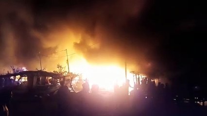 86 FLASH! Detik-Detik Api Mengamuk di Juata Laut Saat Ini, Sudah 30 Rumah Hangus