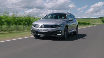 2019 Volkswagen Passat Estate GTE Driving Video