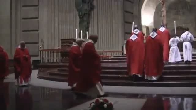 La familia de Franco amenaza con denunciar al Gobierno por profanación de tumbas