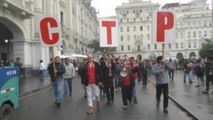 Sindicatos de trabajadores se movilizan en Perú contra reforma laboral de Vizcarra
