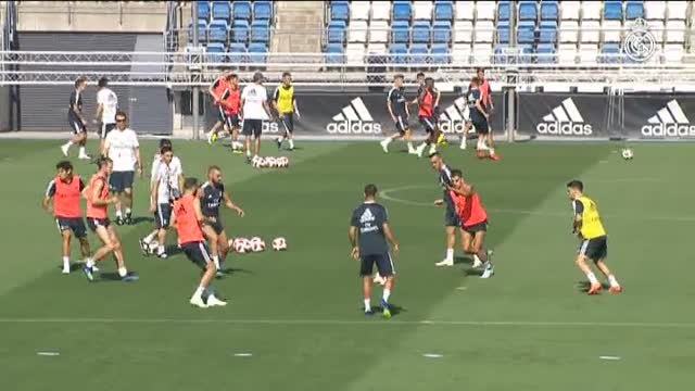 El Real Madrid continúa entrenando a la espera de grandes fichajes