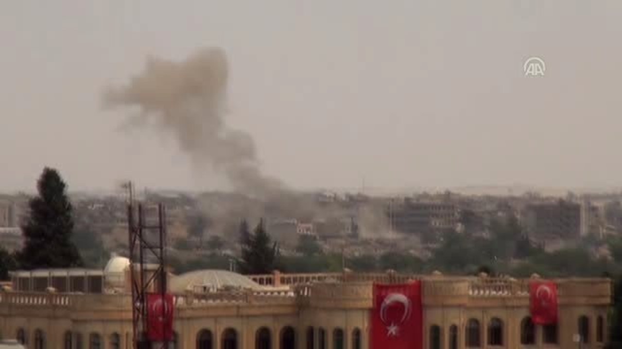 YPG/PKK'nın sözde asayiş binasının önünde saldırı