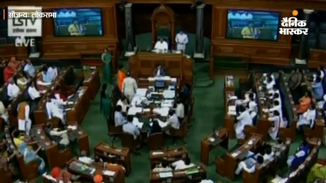 प्रज्ञा ठाकुर ने लोकसभा में शपथ के दौरान आध्यात्मिक गुरु का नाम लिया, विपक्ष ने विरोध किया