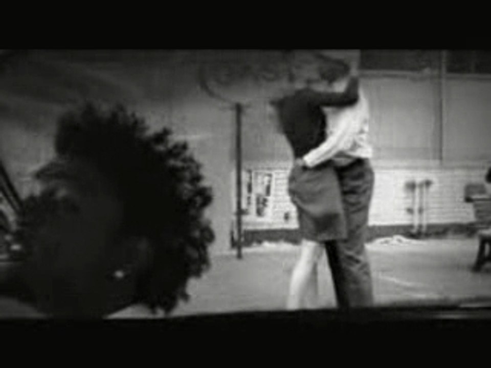 Corneille Le bon dieu est une femme video-clip