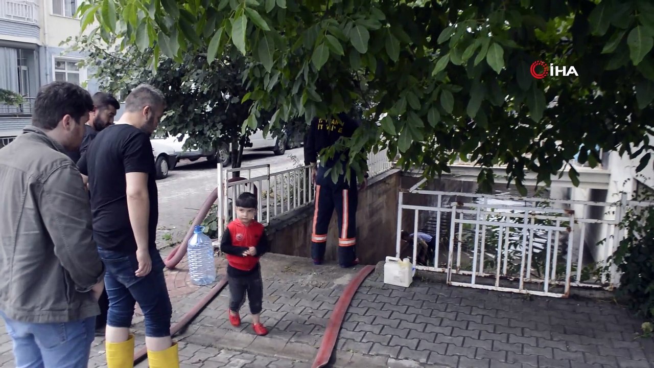 Tavşanlı'da şiddetli yağış su baskınlarına neden oldu
