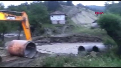 ANKARA Kızılcahamam'da sağanak ve rüzgar yıkıma neden oldu