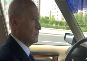 Bahçeli antika aracıyla Ankara turu attı