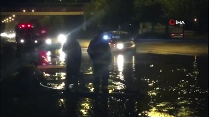 - Çevre yolu denize döndü plakalar karaya vurdu