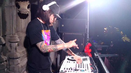 Doudou 2019 : Kid Noize enflamme  la Grand-Place de Mons. Vidéo Éric Ghislain