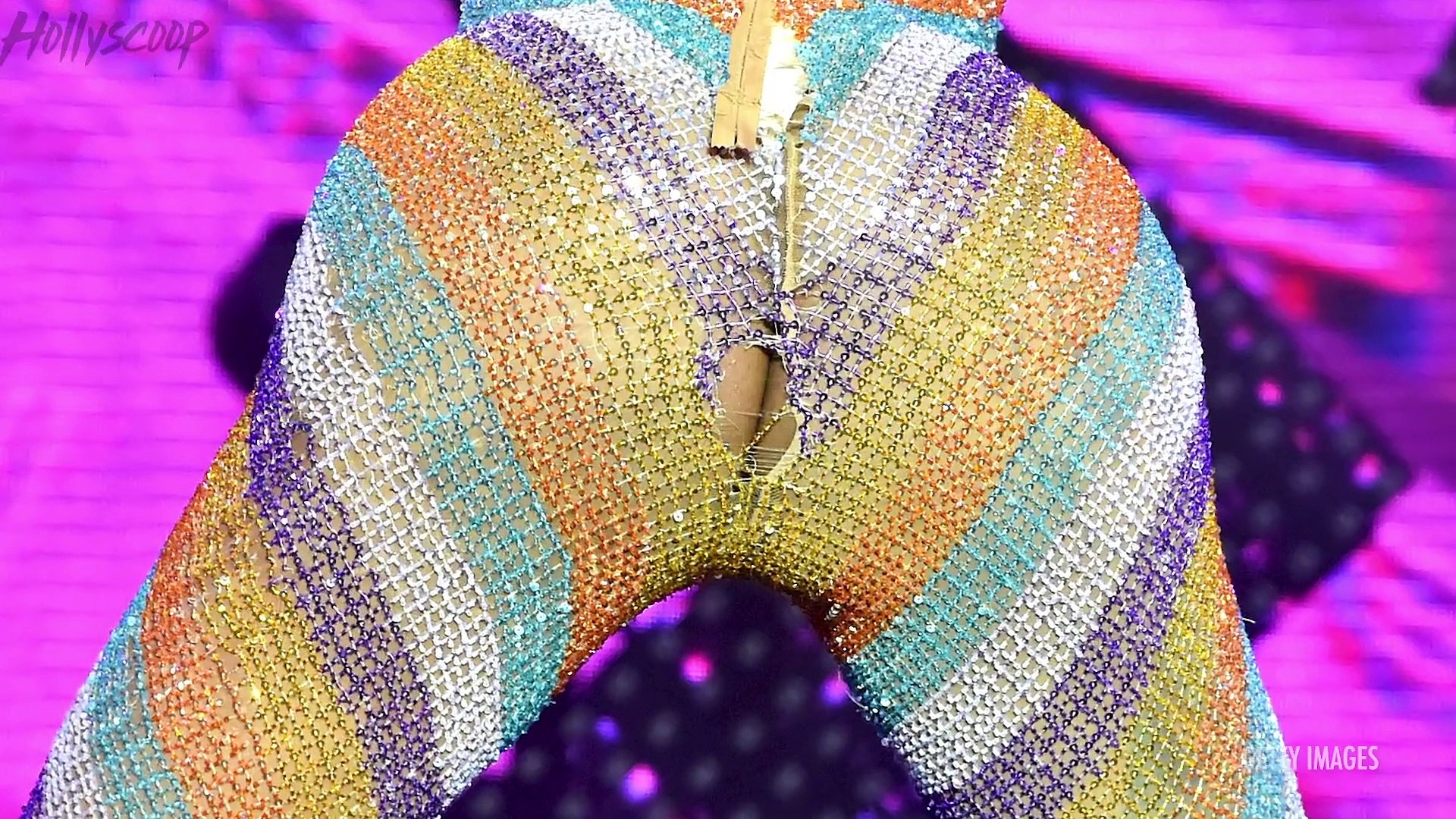 Cardi B Suffers Embarrassing Wardrobe Malfunction Video Dailymotion