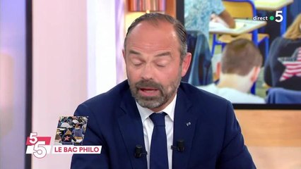 Edouard Philippe contrarié par une remarque d'Anne-Elisabeth Lemoine dans C à vous