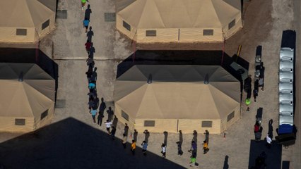 US border patrol overwhelmed as migrant camps overcrowded