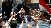 فيديو: ردود فعل المصريين بشأن وفاة رئيس البلاد السابق محمد مرسي