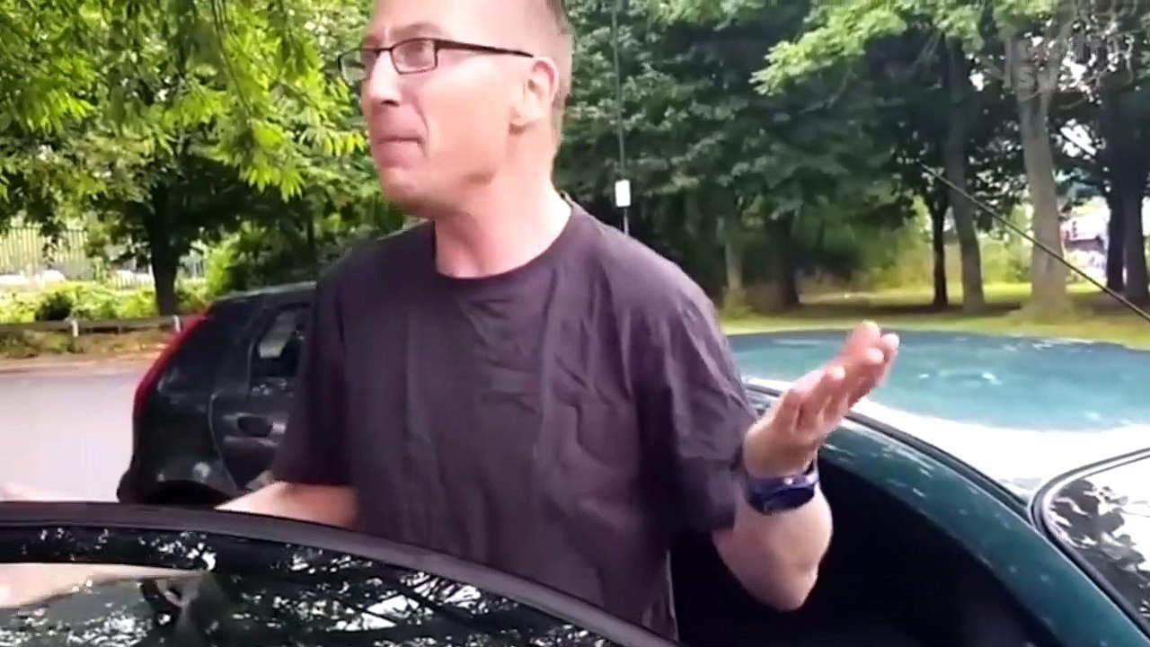 Esses caçadores de pedófilos ​​anônimos usam um método curioso para rastreá-los