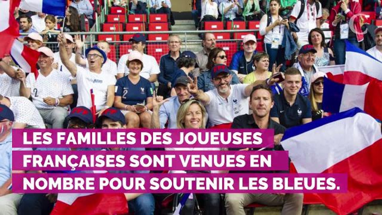 PHOTOS. France-Nigéria : les familles des Bleues mettent le feu dans les tribunes