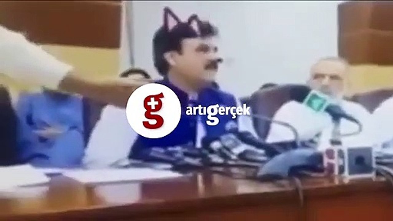 Kedi bakan Yusufzai