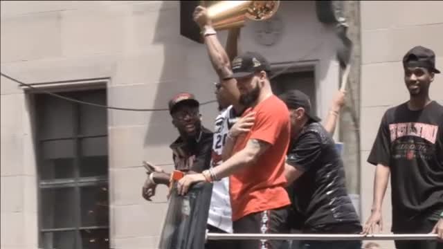 Un tiroteo en la celebración de los Raptors en Toronto deja cuatro heridos de bala