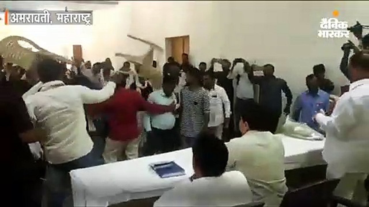 अमरावती में बसपा की समीक्षा बैठक में नेताओं पर...