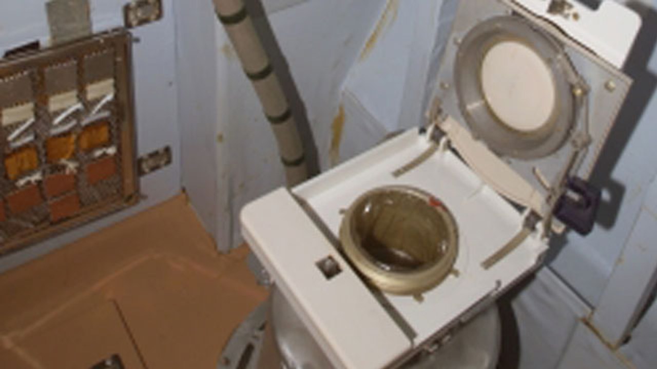 ¿Cómo orinan los astronautas?