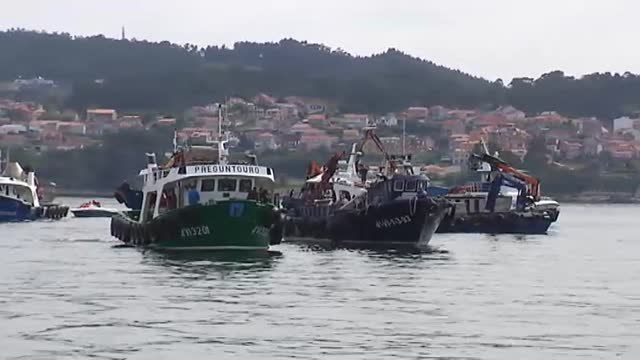 Unos 500 voluntarios recogen plásticos en una decena de playas españolas