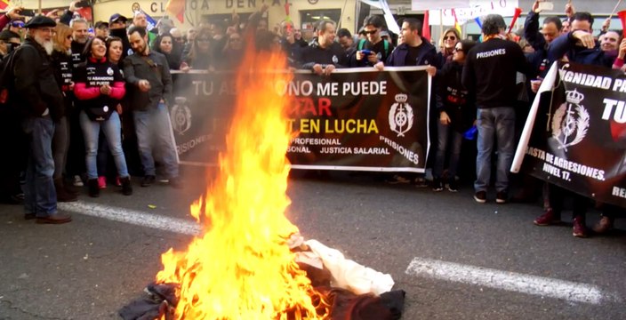 ¿Qué reclaman los funcionarios de prisiones?