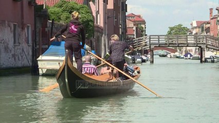 Turistët “pushtojnë” Venecian