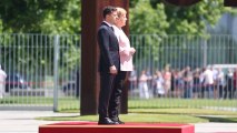 Preocupa el estado de salud de Merkel tras sus temblores en un acto público