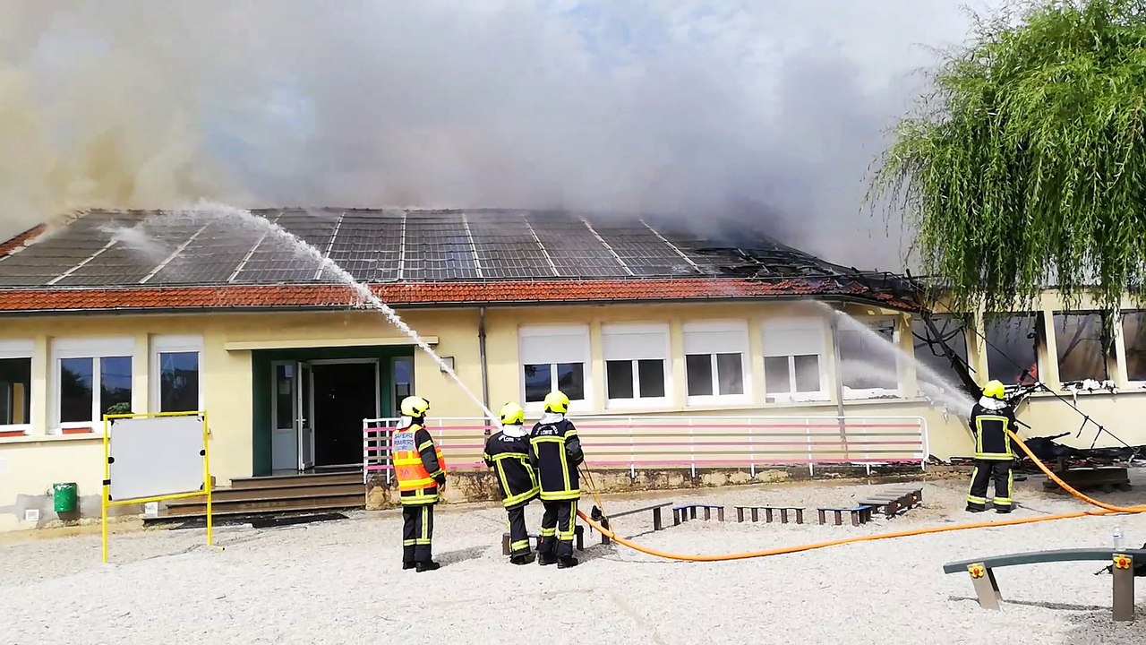 Un incendie ravage l'école de Pouilly-sous-Charlieu