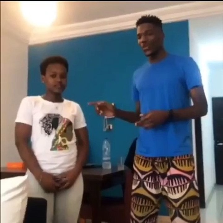 Quand tu amènes ta petite amie pour rencontrer ton père pour la première fois. Hilarant !