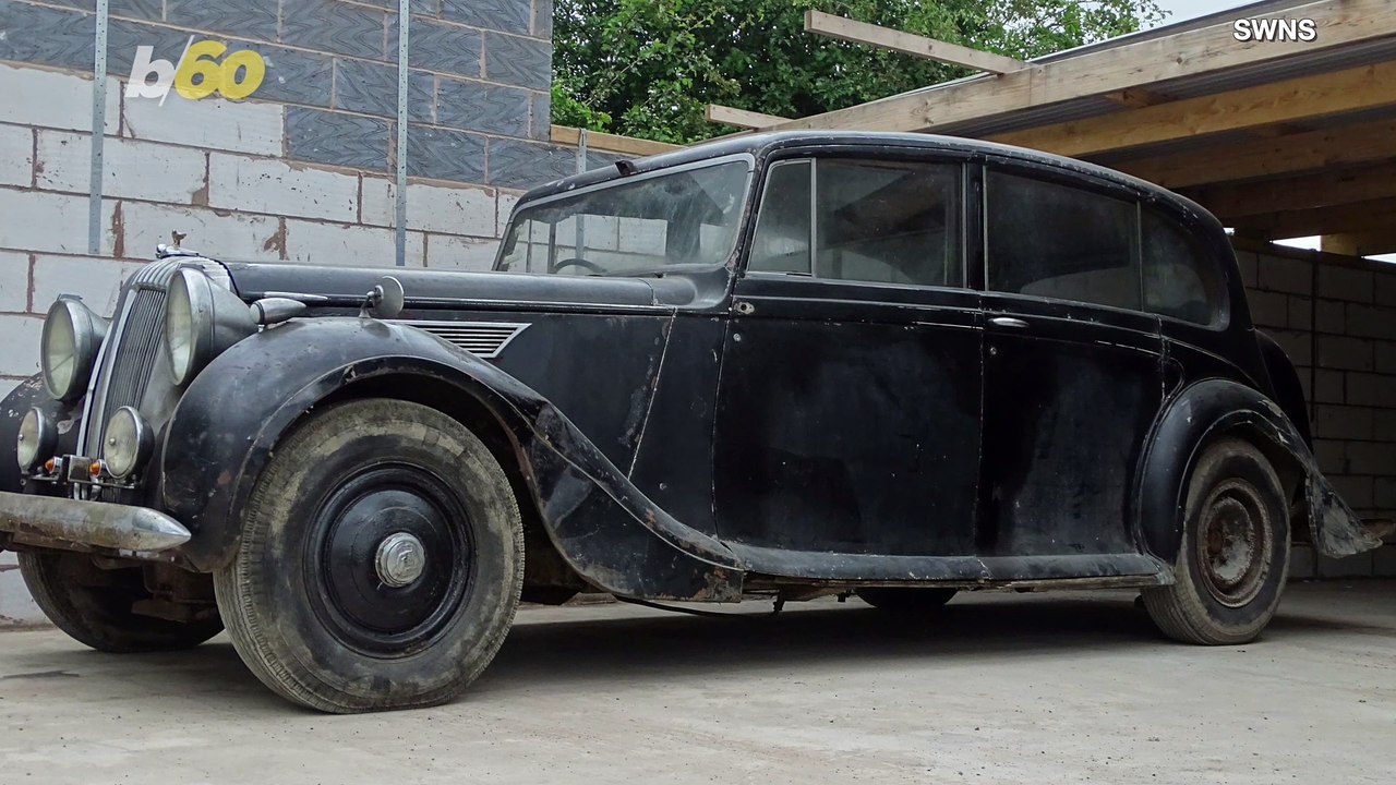 Limo Set To Go For Auction That Was Used By The Queen Mother!