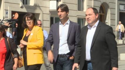 Riba, Barrena y Miranda en las puertas del Congreso