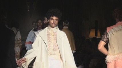 Palomo Spain regresa a París y saca al hombre de su largo letargo de la moda