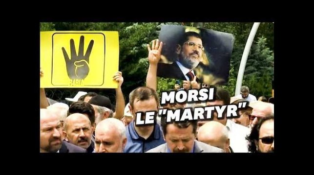 Des milliers des frères musulmans prient pour Mohamed Morsi en Turquie