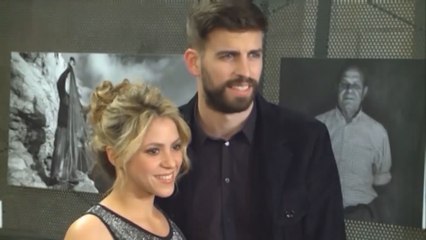 Télécharger la video: Shakira y Piqué felicitan la navidad con un posado familiar