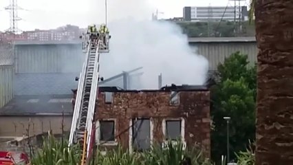 Incendio en un caserío en Barakaldo (Bizkaia)