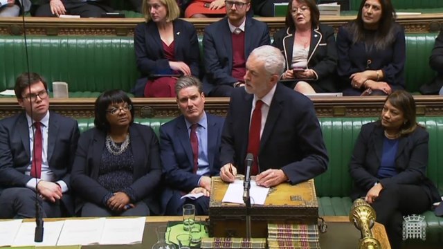 Corbyn considera inaceptable que May posponga votación del Brexit