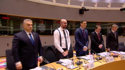 Tải video: Líderes de la UE guardan minuto de silencio por víctimas de Estrasburgo