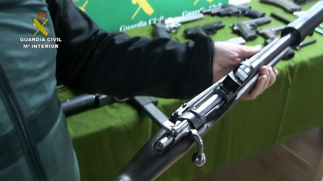 Guardia Civil detiene a 4 personas e interviene 322 armas distribuidas en el mercado negro