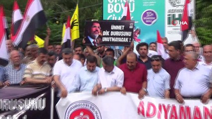 Küçük çocuk Mursi için hıçkıra hıçkıra ağladı