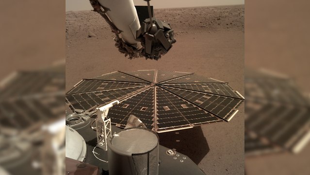 La sonda InSight ejercita su brazo robótico